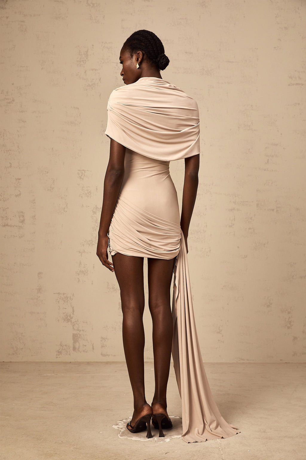 Gaëlle neutrals cape-design ruched fitted mini dress