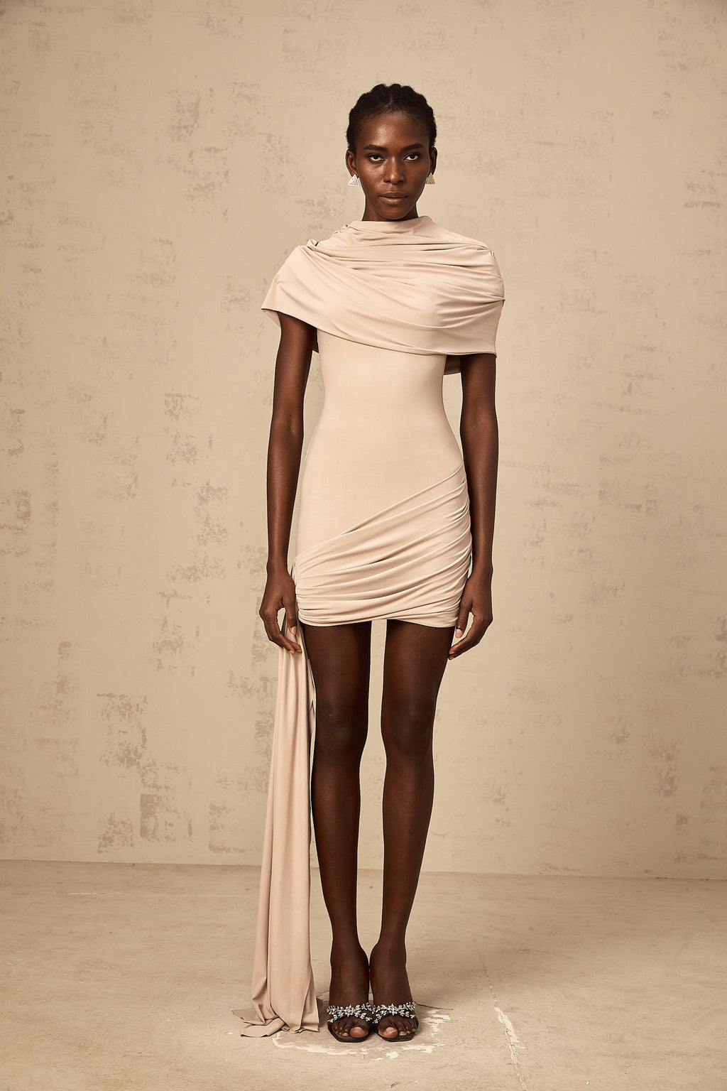 Gaëlle neutrals cape-design ruched fitted mini dress