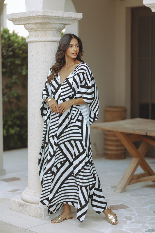 CLARA KAFTAN - BLACK GEOMETRY
