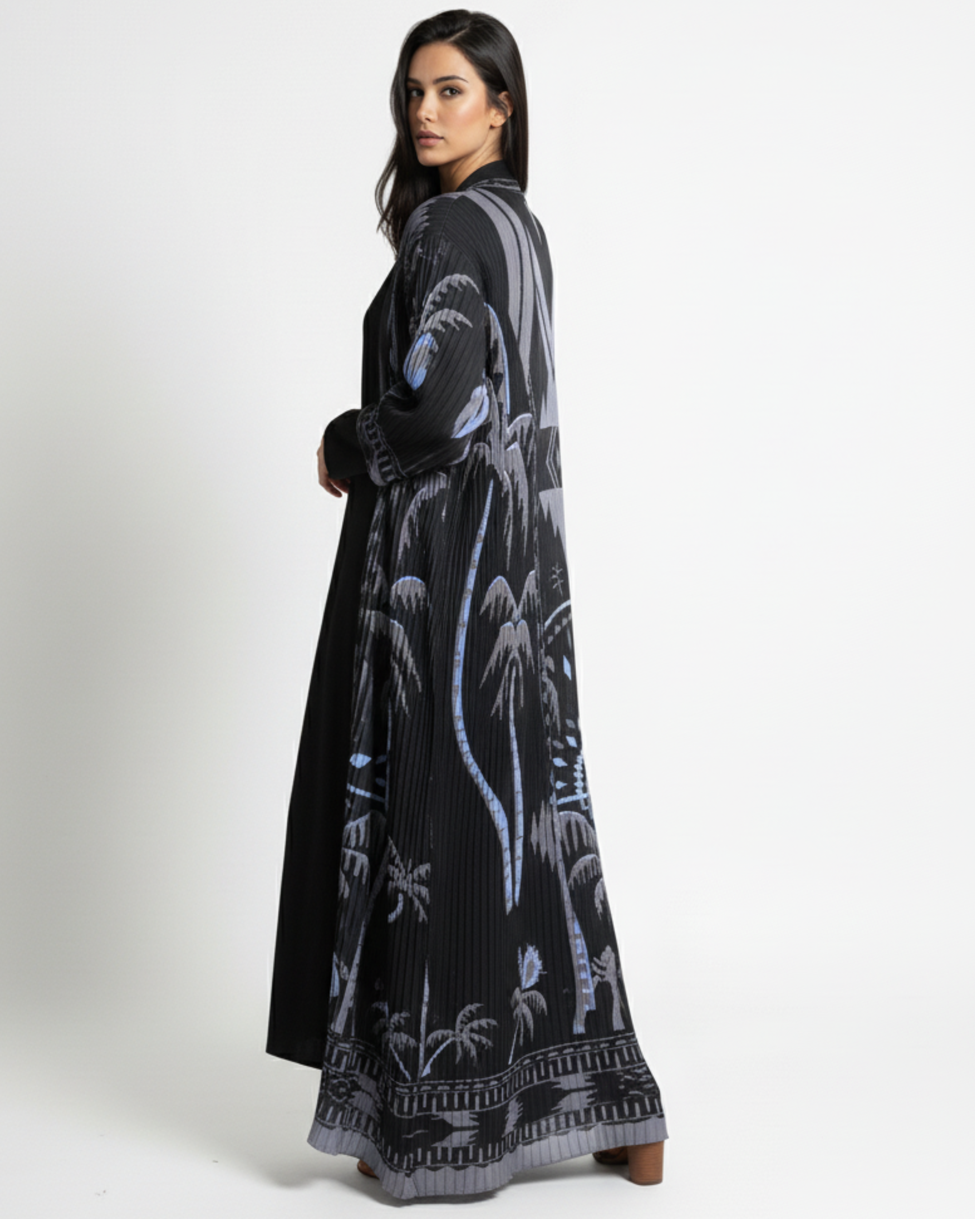 Issey Abaya – Tissu Plissé Luxe Inspiré Issey Miyake