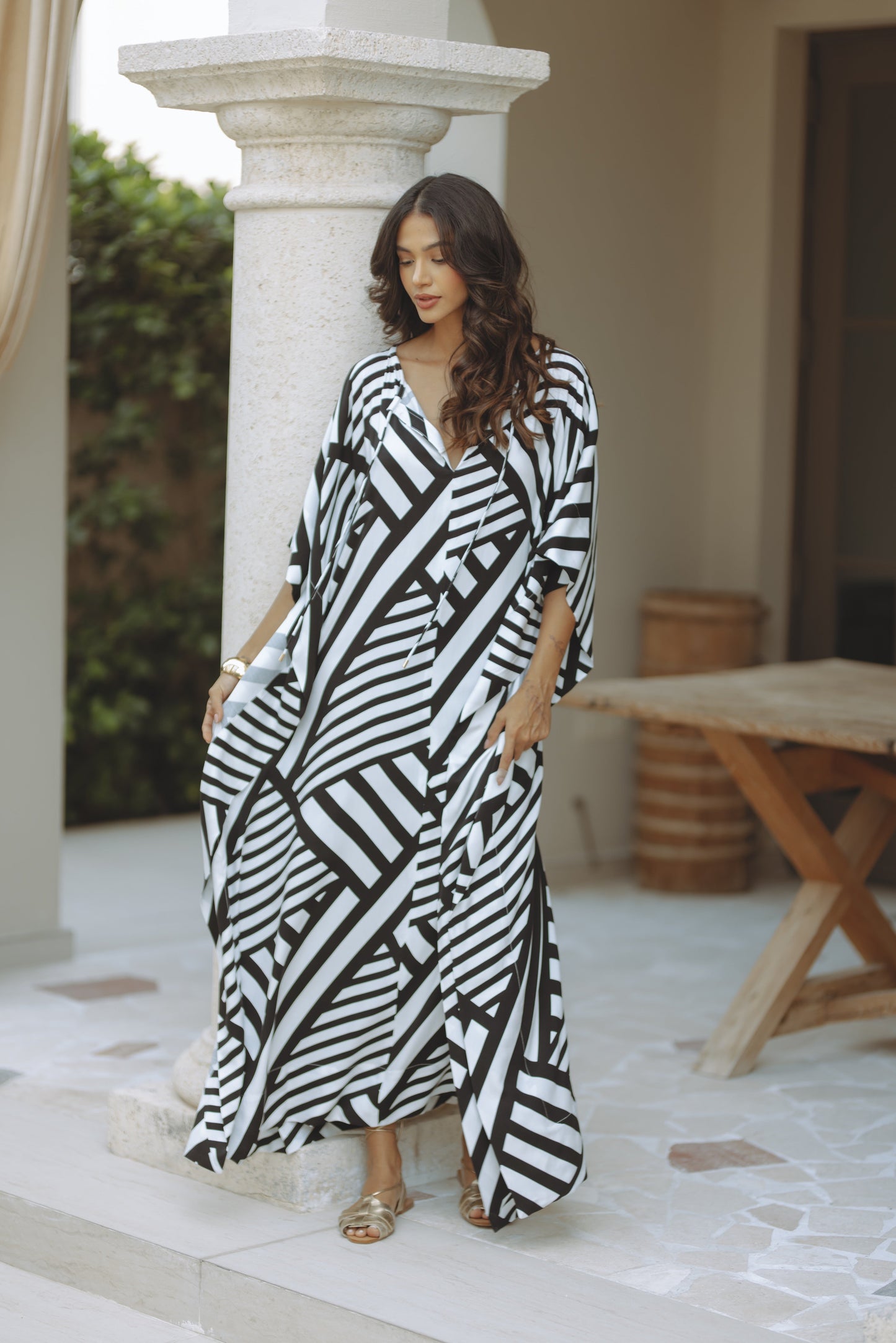 CLARA KAFTAN - BLACK GEOMETRY