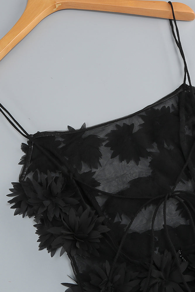 Minivestido de malla con adornos florales