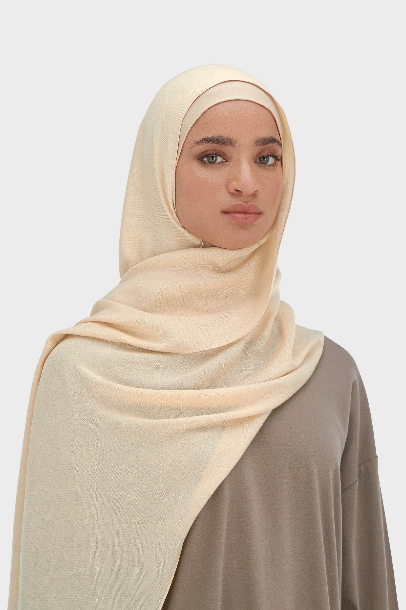 Hijab Tissé Ultra-Léger Collection Beurre Doux